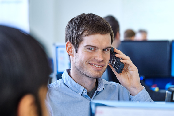 Карьера контактного лица LESER